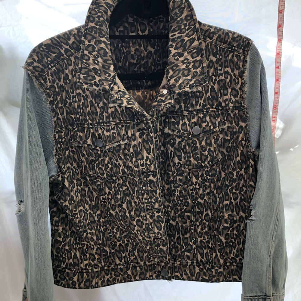 Distressed jean jacket - Picture 3 of 4
